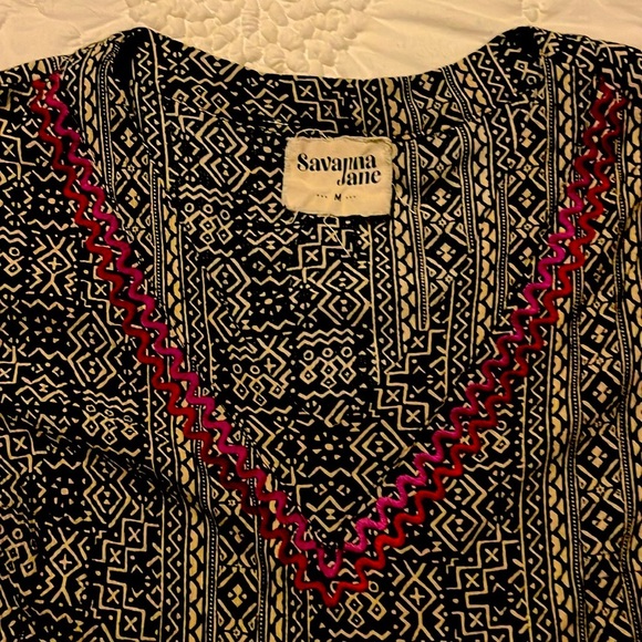 Size medium Savannah Jane top, flared with bell sleeves - Picture 5 of 5